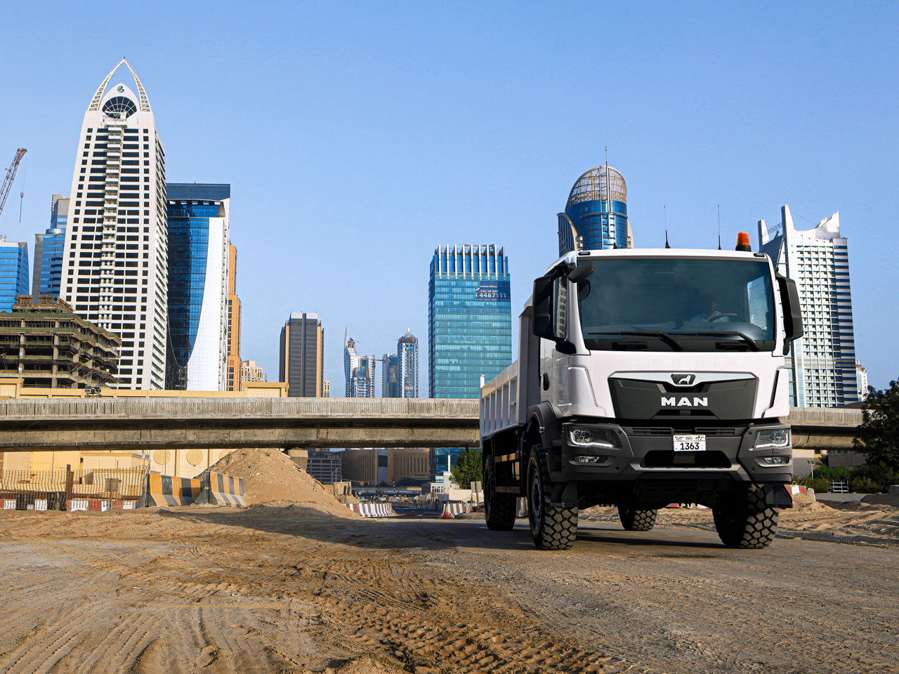 Camion pour le transport de matériaux de construction
