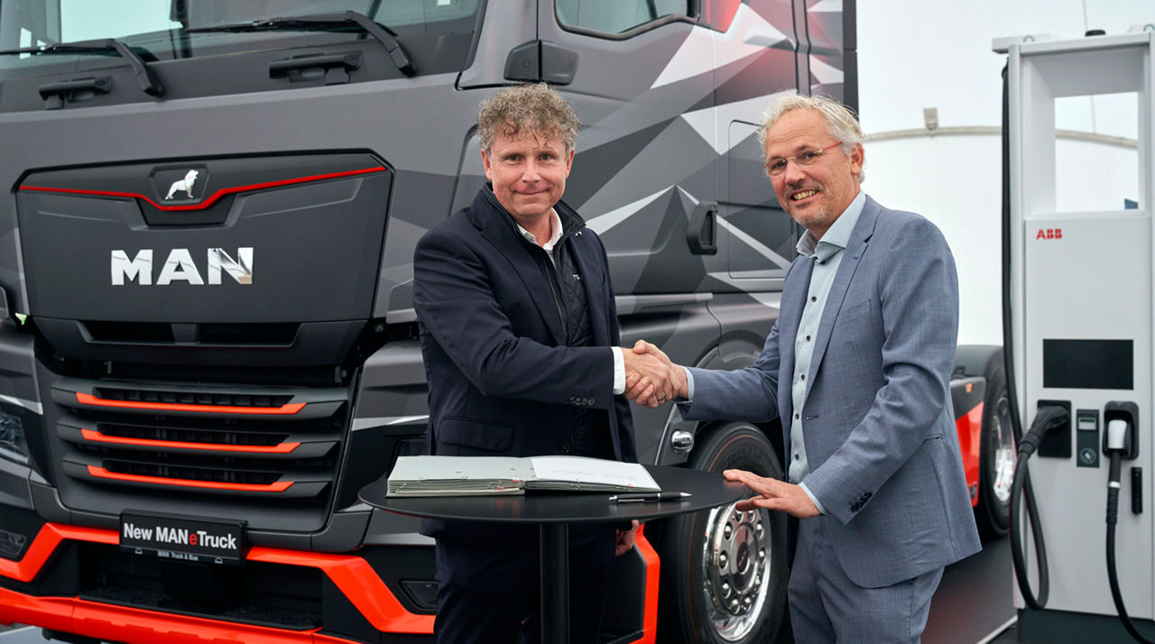 01-Zmluva-MAN-s-ABB-megawattov-nabjanie.jpg