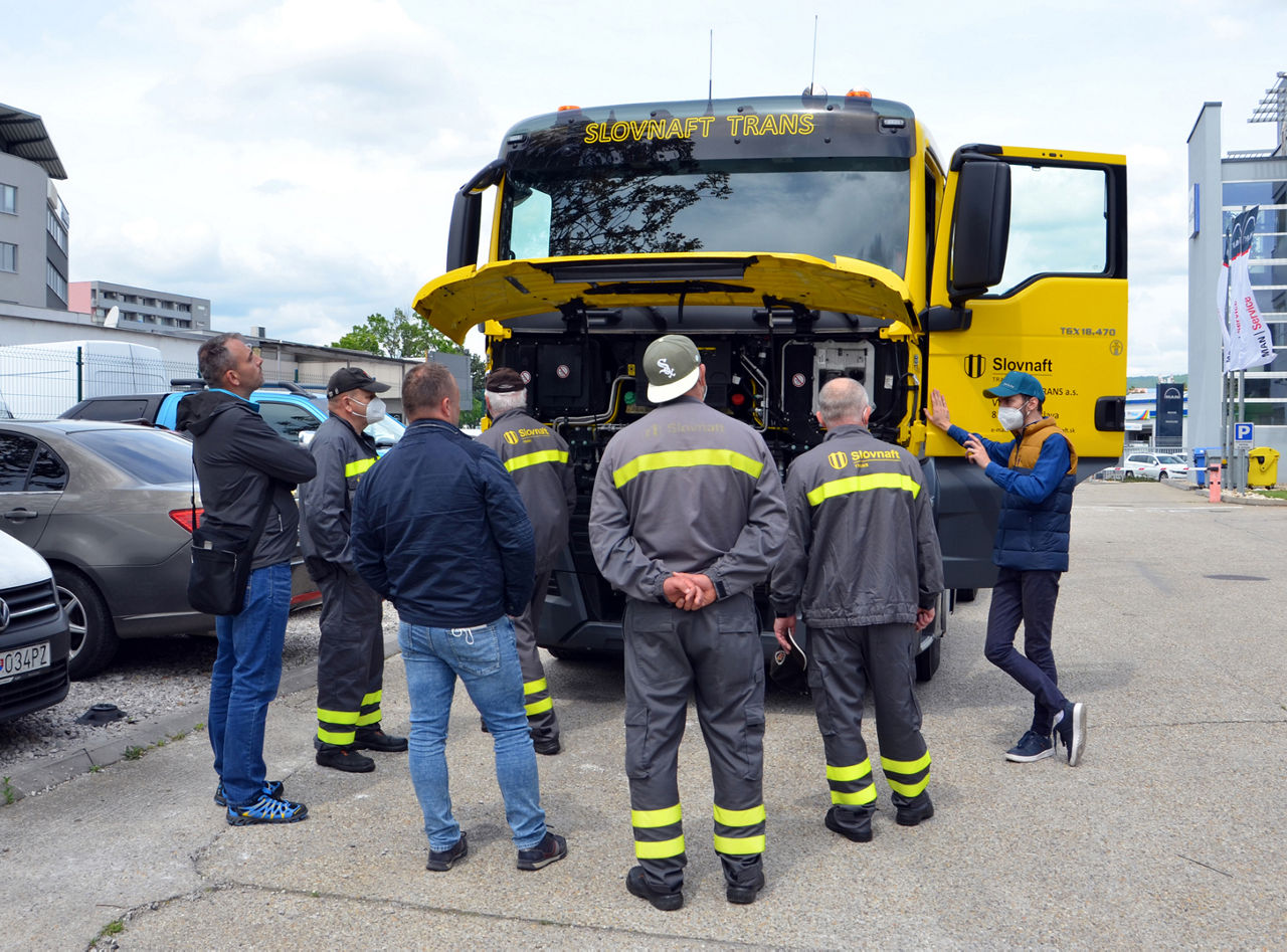 03-spech-ahaov-MAN-vo-vberovom-konan-SLOVNAFT-TRANS.jpg