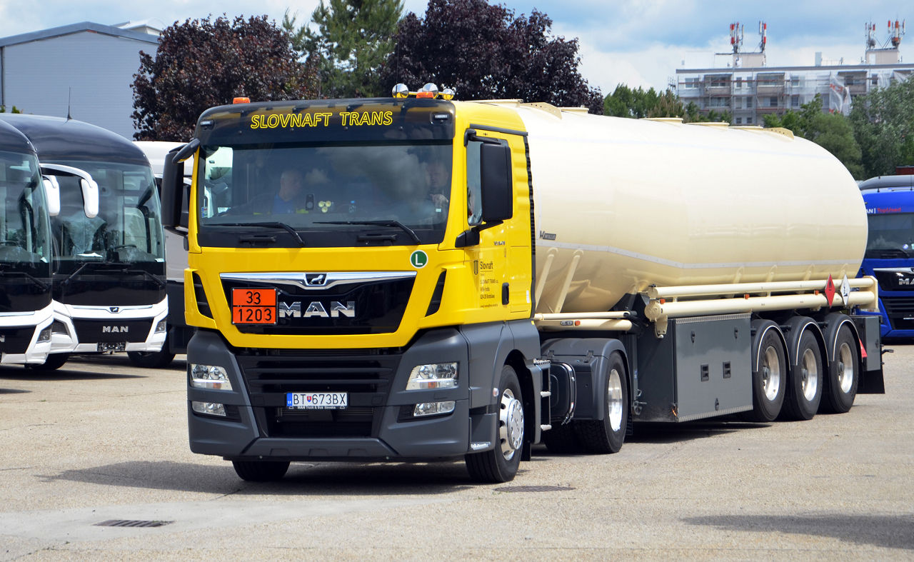04-spech-ahaov-MAN-vo-vberovom-konan-SLOVNAFT-TRANS.jpg