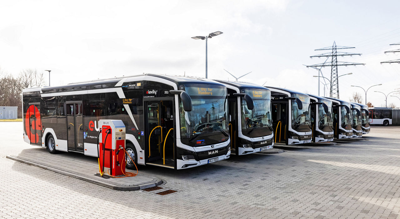 05-Elektrick-autobusy-s-hitom-v-Hamburgu-edited-1.jpg