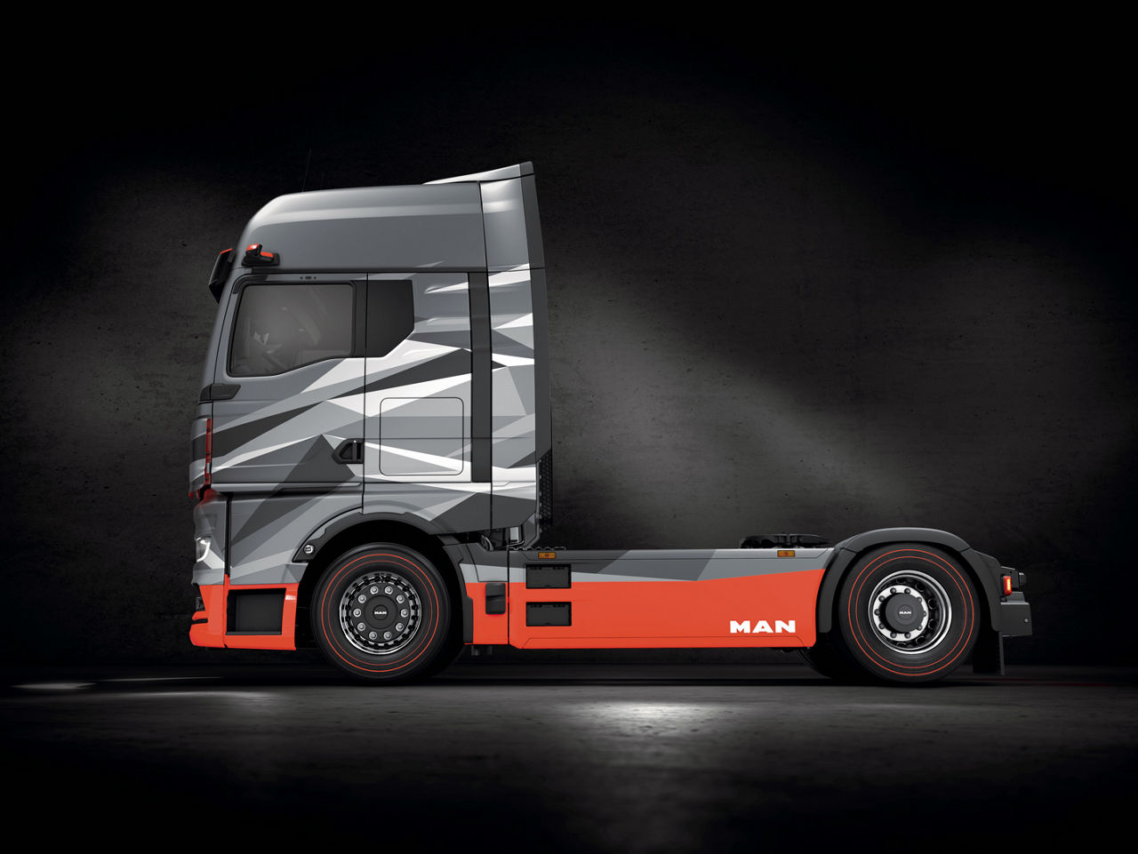 The near-production prototype of the MAN eTruck exhibited at the IAA Transportation 2022 provides a glimpse of the future emission-free battery-electric drive in long-distance transport vehicles from MAN.DE: Der auf der IAA Transportation 2022 ausgestellte seriennahe Prototyp des MAN eTruck gibt einen Ausblick auf den künftigen emissionsfreien batterrieelektrischen Antrieb in Fernverkehrsfahrzeugen von MAN.EN:The near-production prototype of the MAN eTruck exhibited at the IAA Transportation 2022 provides a glimpse of the future emission-free battery-electric drive in long-distance transport vehicles from MAN.