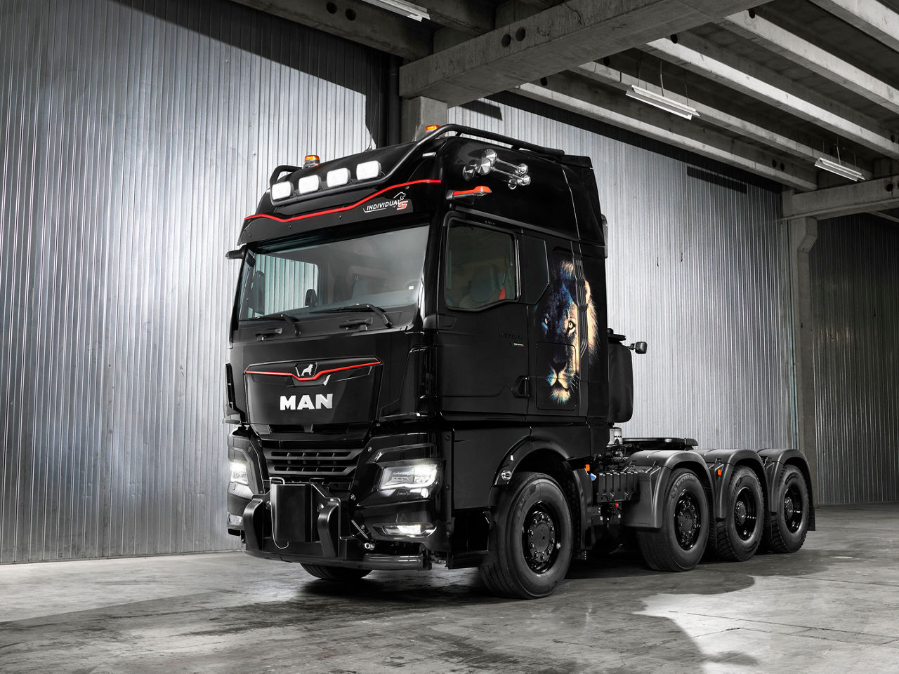 06-MAN-na-IAA2022-TGX-41-640-8x4-4.jpg