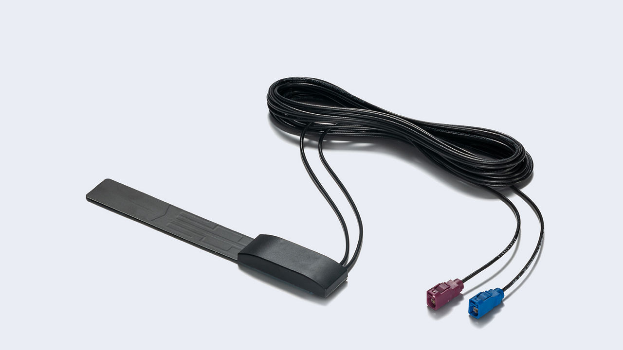 Kombinovaná nalepovací anténa LTE/GNSS