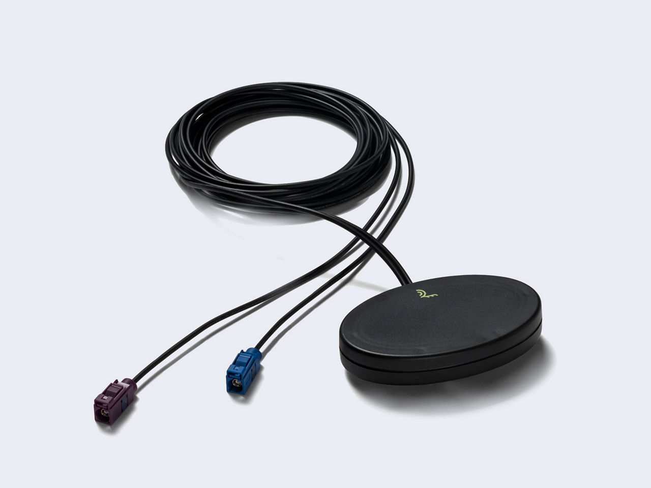 1600x1200-infotainment-3G-GPS-combibondingantenna.jpg
