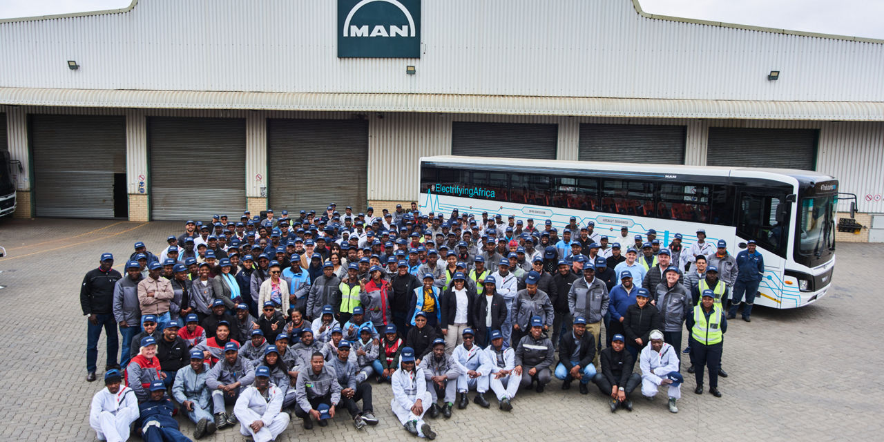 Die südafrikanischen MAN Mitarbeiter in einem Gruppenfoto
