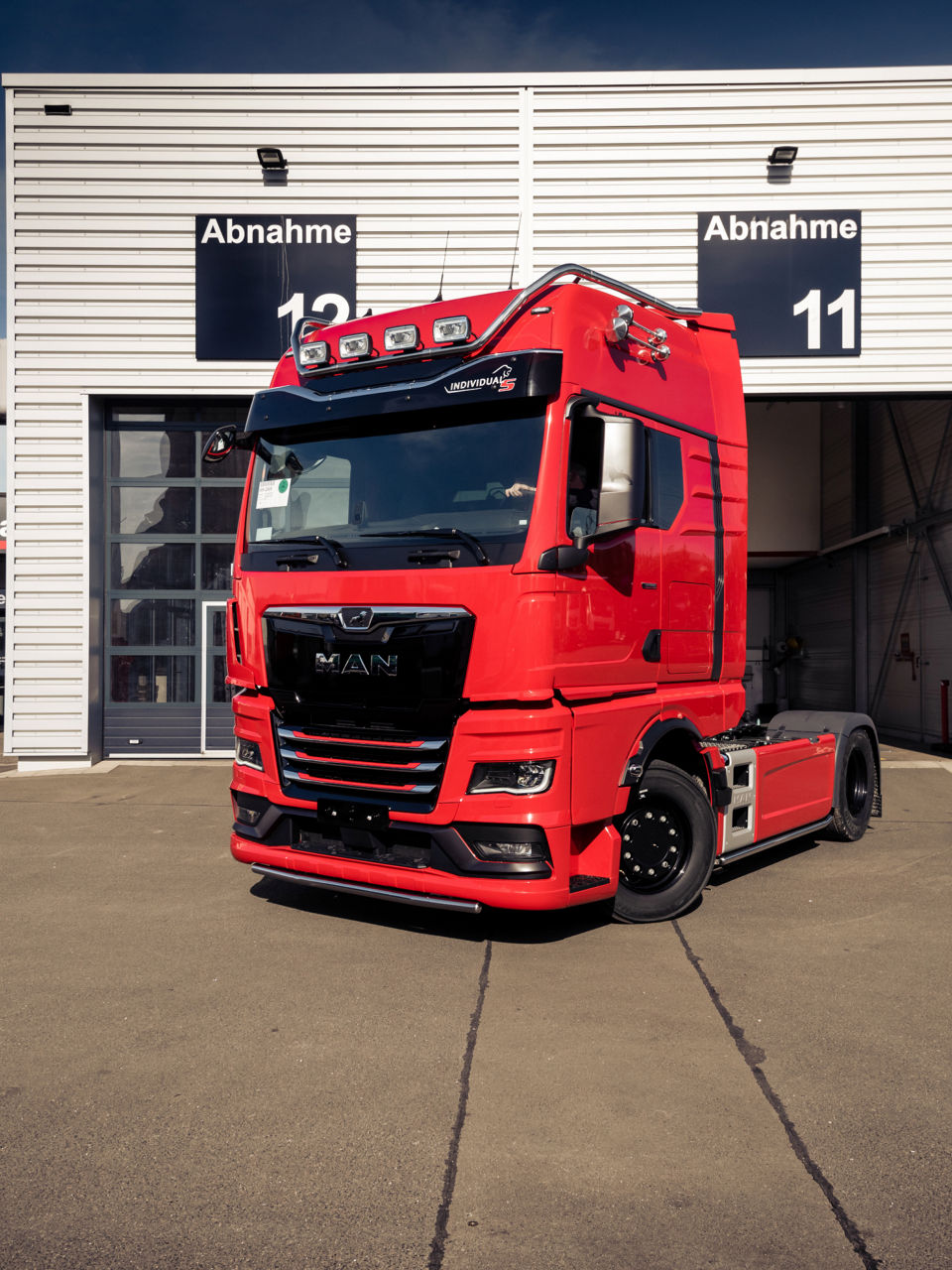 Das Endergebnis - ein roter TGX Individual Lion S