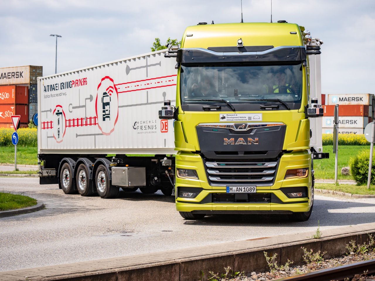 4-3---2400-x-1800-px-MAN-FreieDaten-1.jpg