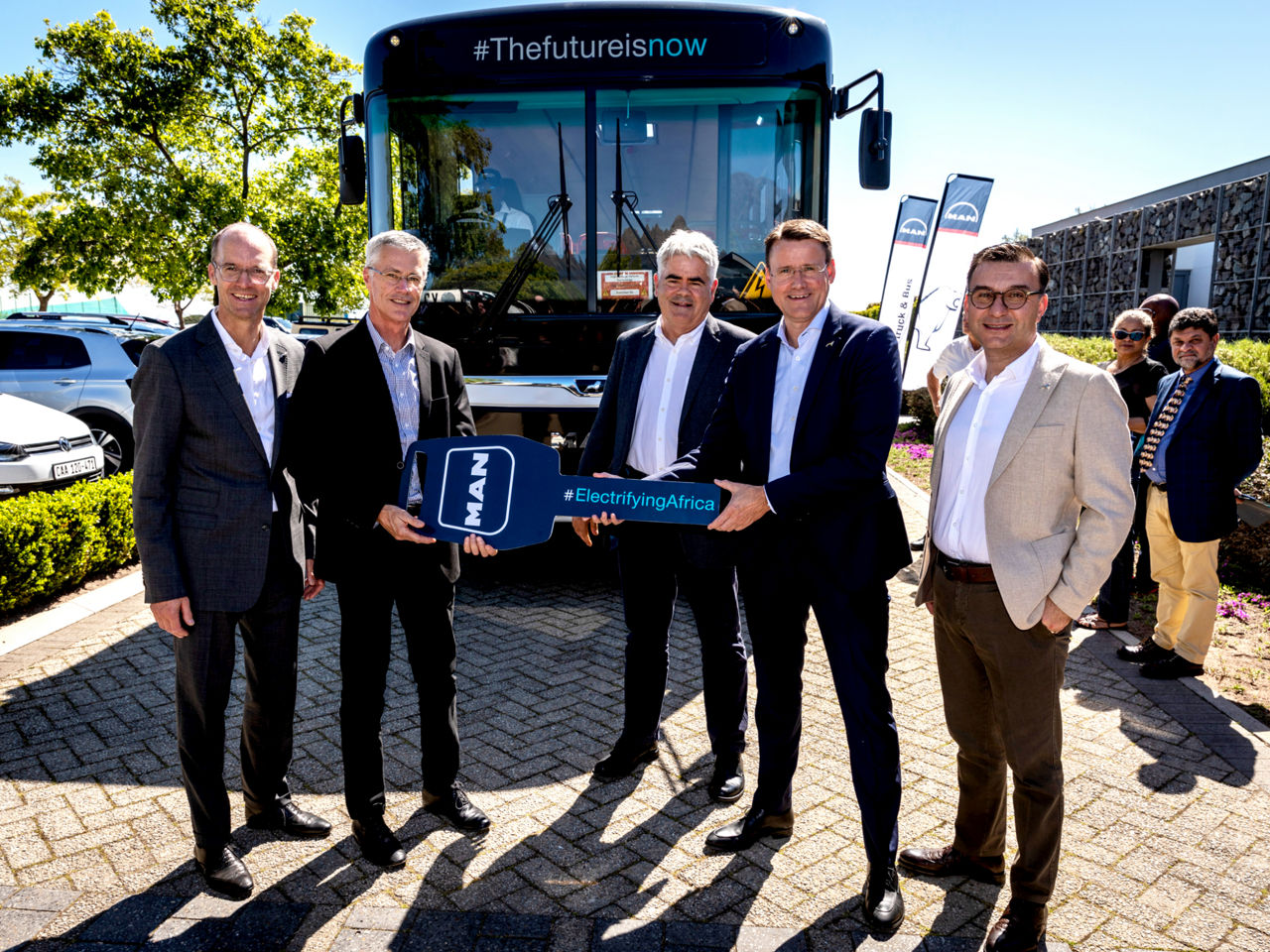 Der Schlüssel für den Lion´s Explorer E wird übergeben. 