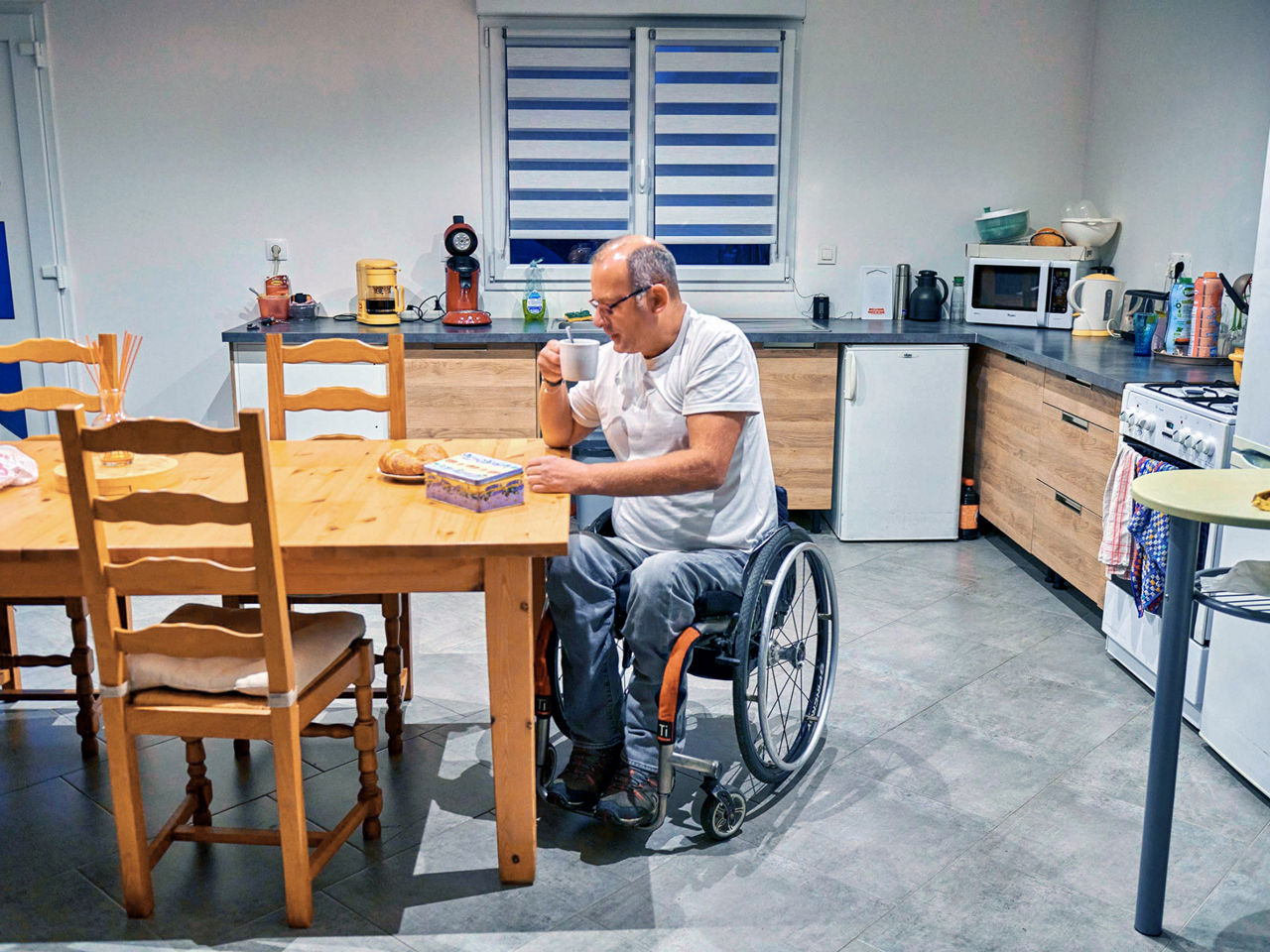 4-3---2400-x-1800-px-man-stories-rollstuhlfahrer-fruehstueck.jpg
