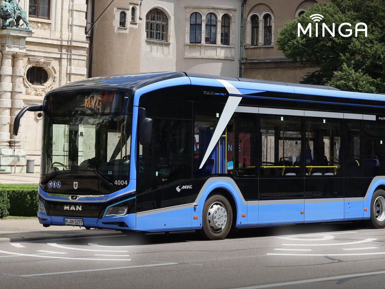 Automatisch fahrendes Absicherungsfahrzeug aFAS von MAN auf der Straße