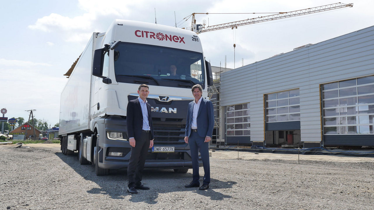 od lewej: Robert Zarzecki, prezes zarządu Citronex Rent oraz Marc Martinez, prezes zarządu MAN Truck & Bus Polska 