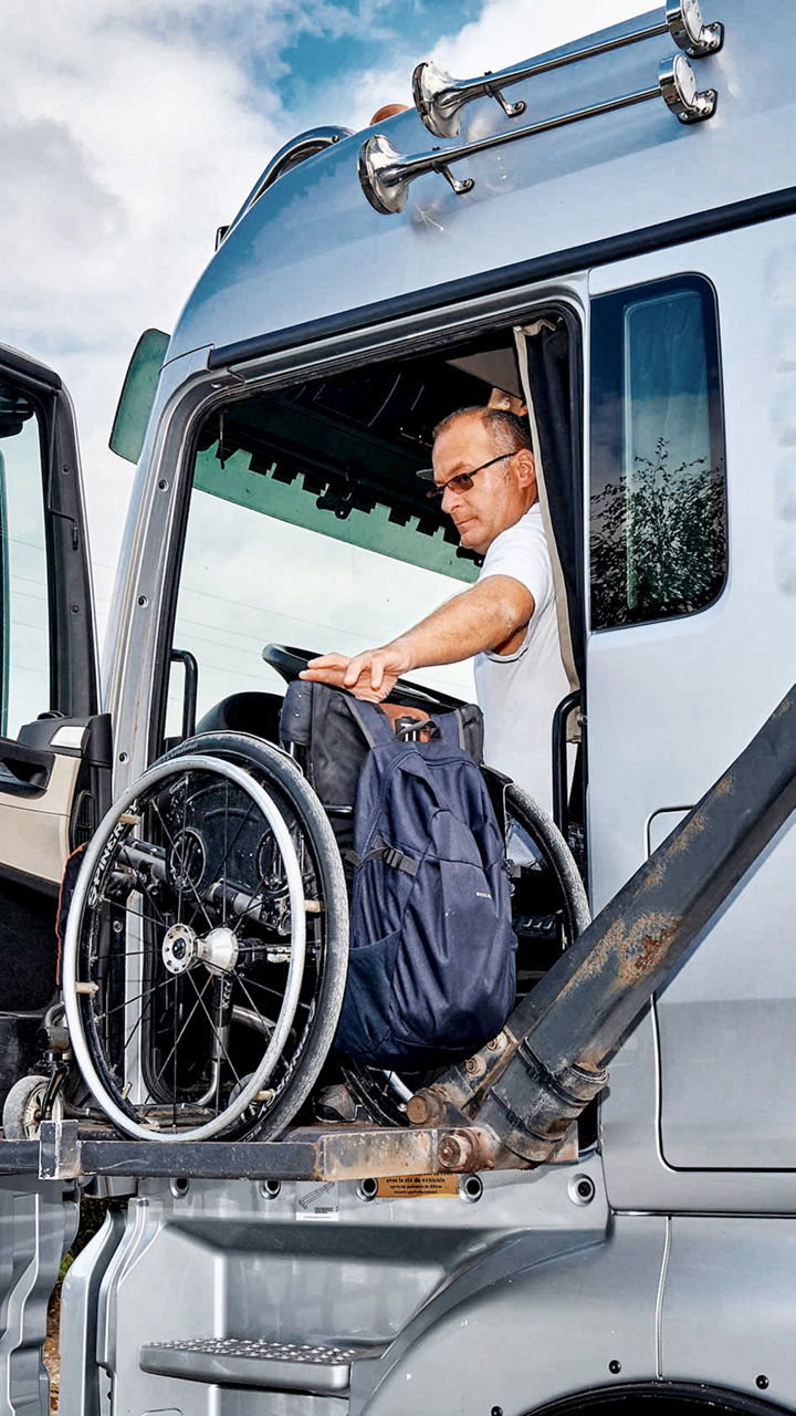 9-16---1920-x-3416-px-man-stories-rollstuhlfahrer-slider01-5.jpg