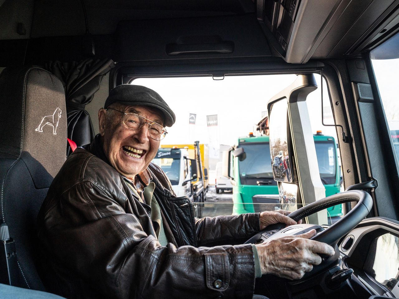 MAN Lkw aus verschiedenen Jahrzehnten.