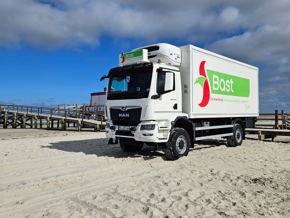 MAN TGM 13.250 mit Allradfahrgestell und Fahrer Alexander Bloch