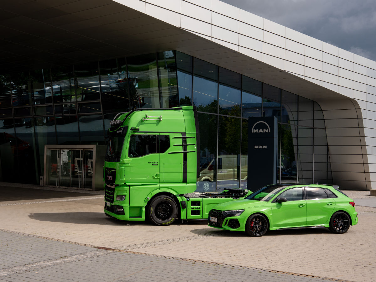 MAN TGX und Audi RS 3