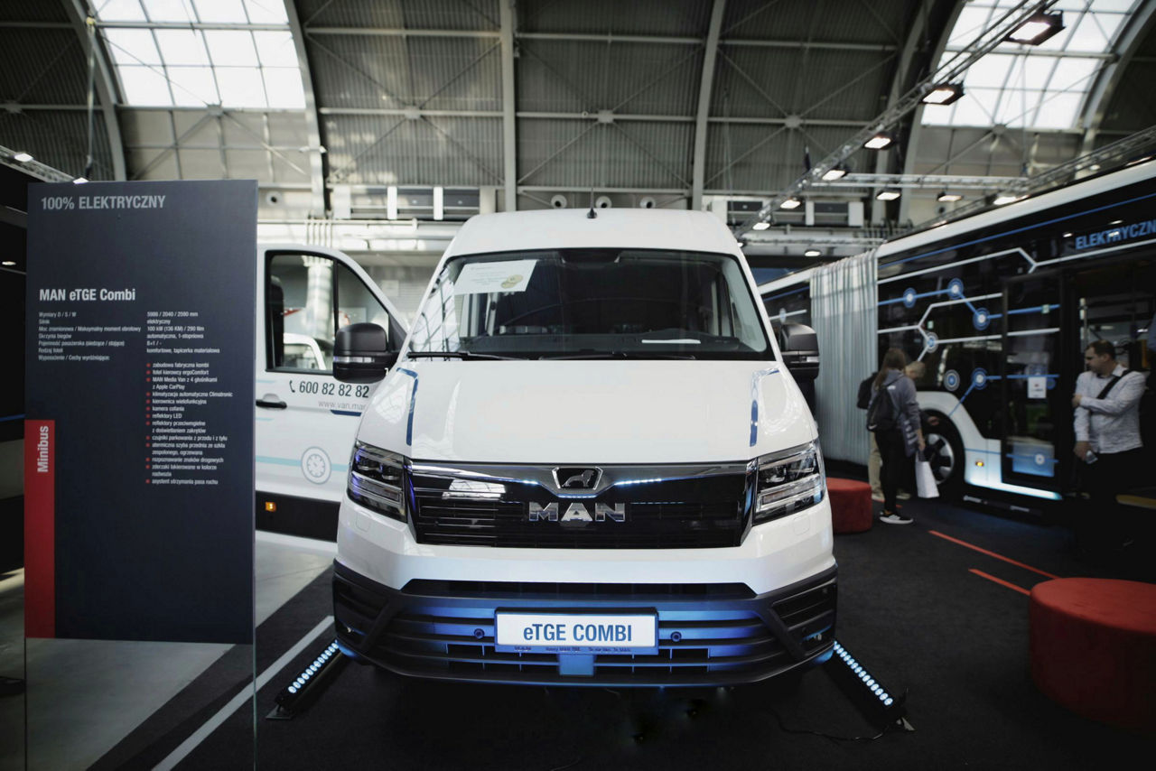 Fot-3-MAN-eTGE--mikrobus-z-napdem-elektrycznym-podczas-Transexpo-2022.jpeg