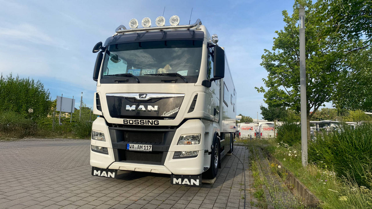 MAN Lkw weiß von vorne