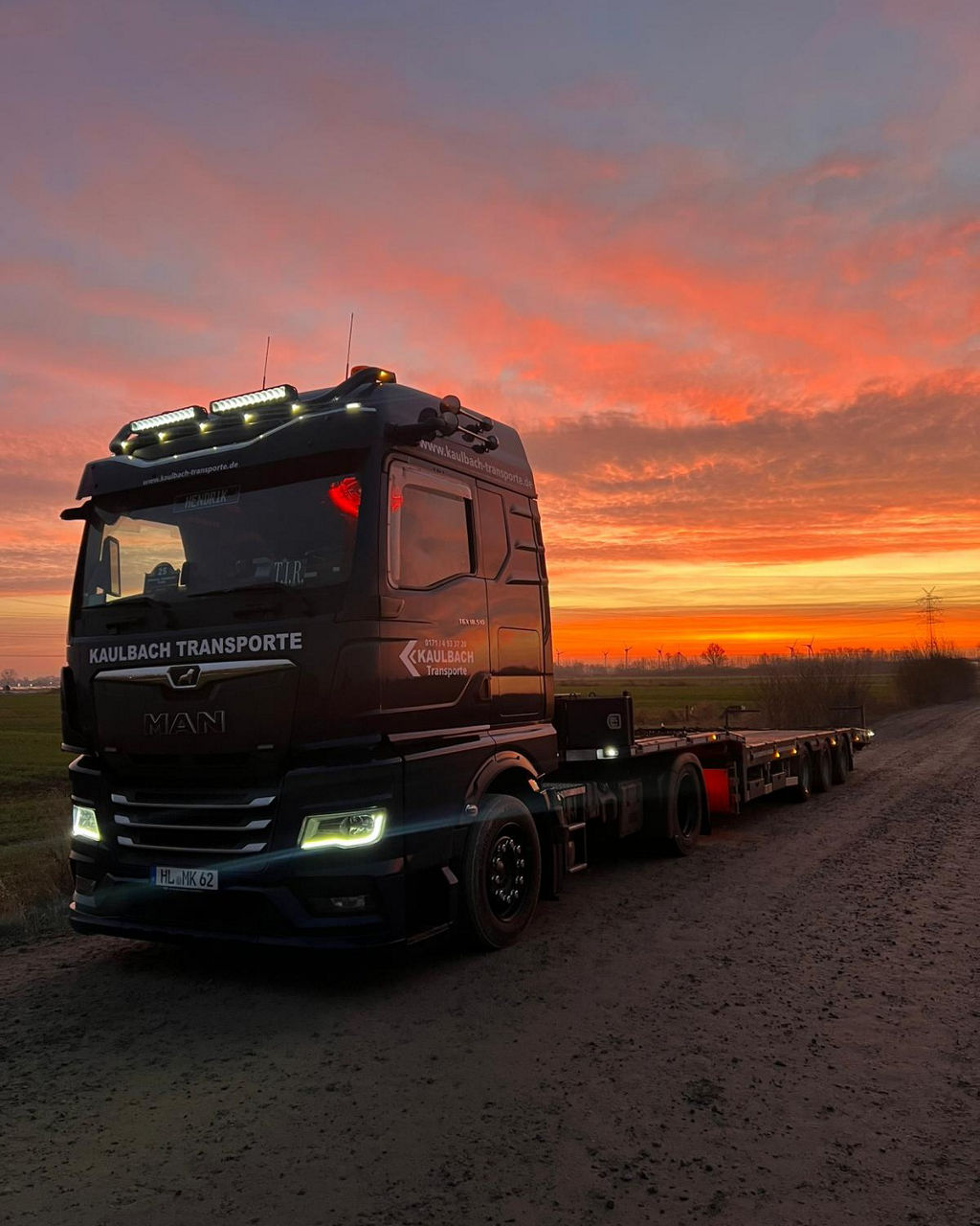 Beim Sonnenuntergang ist der MAN TGX ein ganz besonderer Anblick