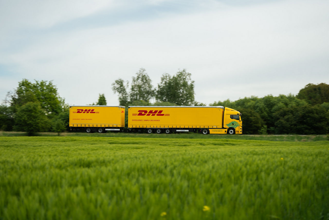 MAN-DHL-03765.jpg