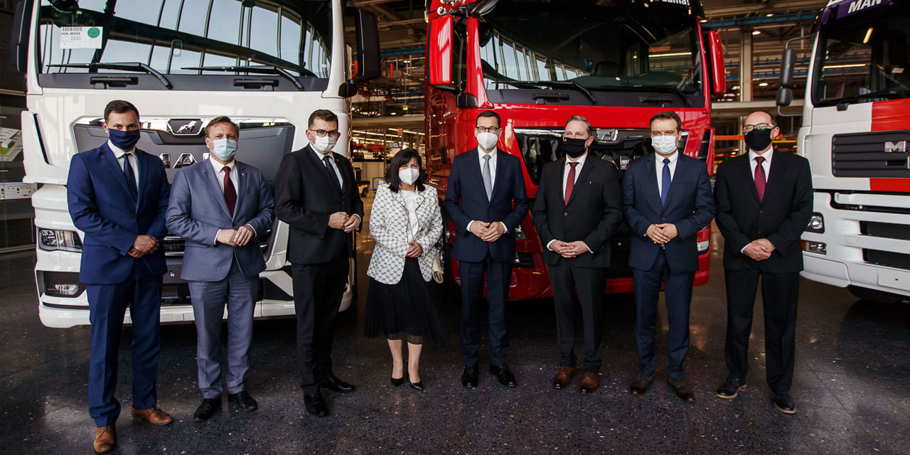 Przywitanie Premiera w fabryce w Niepołomicach