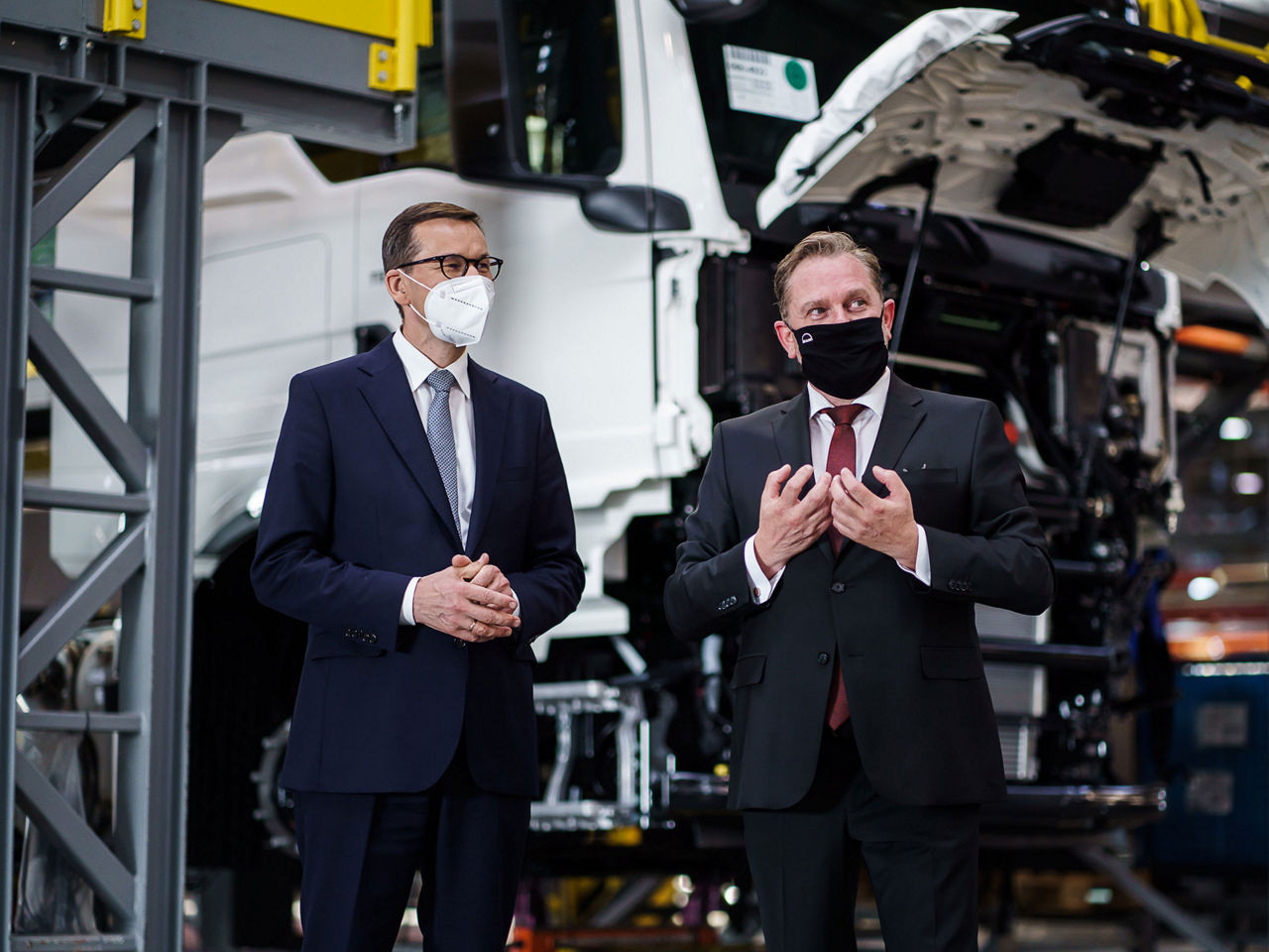 Premier Morawiecki z Prezesem MAN Trucks Thorstenem Campehlem
