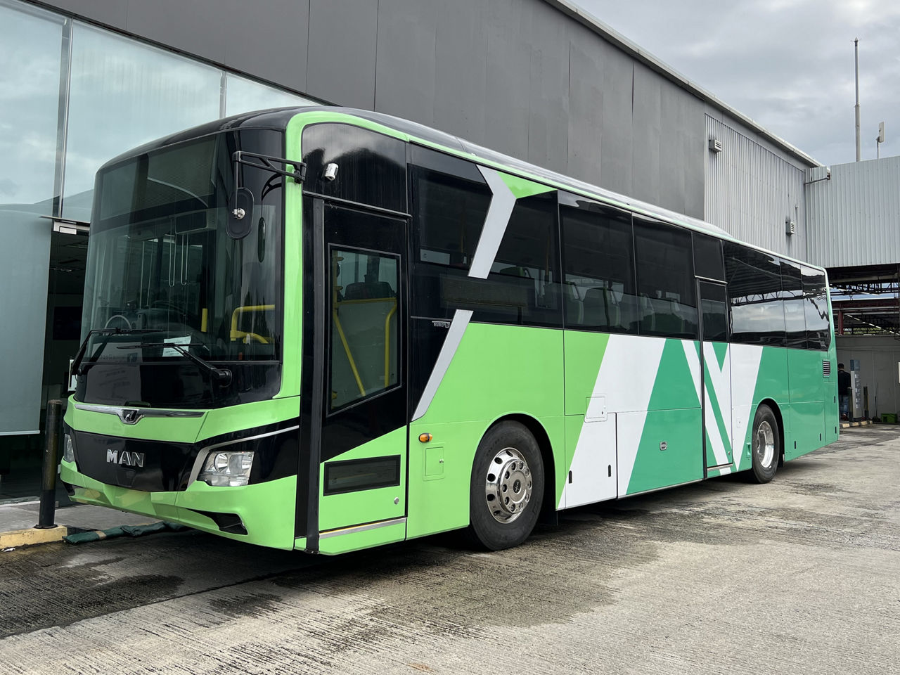 MAN RR8 + GEMILANG