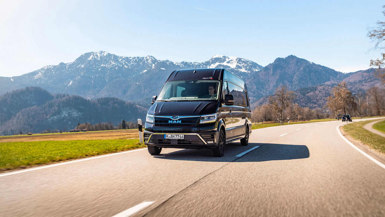 Mit MAN TGE Reisemobilen und Caravans auf TGE Basis Abenteuer und Freiheit genießen.
