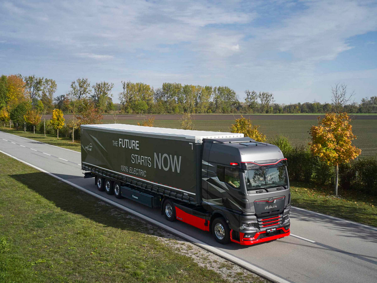 MAN-eTruck-eMobility-EXP22-8.jpg