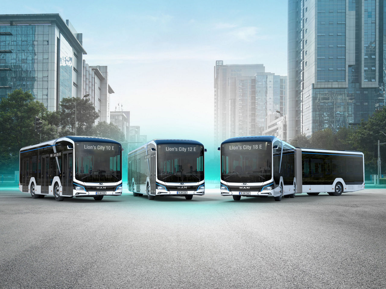 The three all-electric city buses of the Lion's City E series from MAN