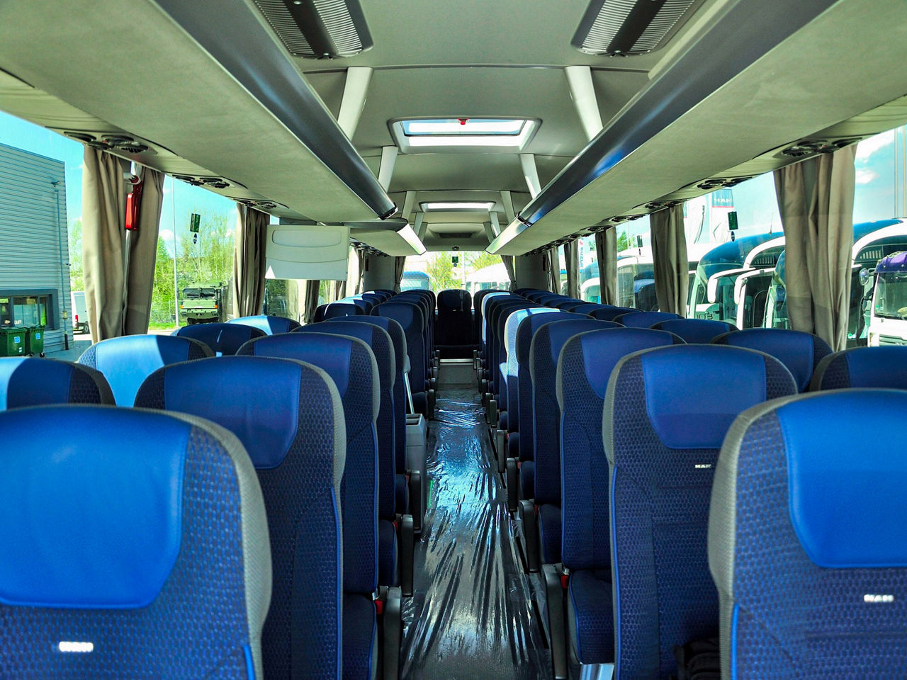 P-Bus-Geri-Tours-05.jpg