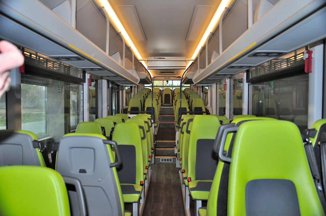 P-Bus-MANLionsIntercityLE-premier-07.jpg