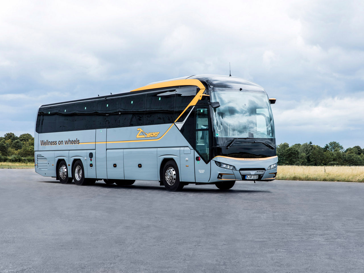 P-Bus-NEO-Tourliner-3.jpg