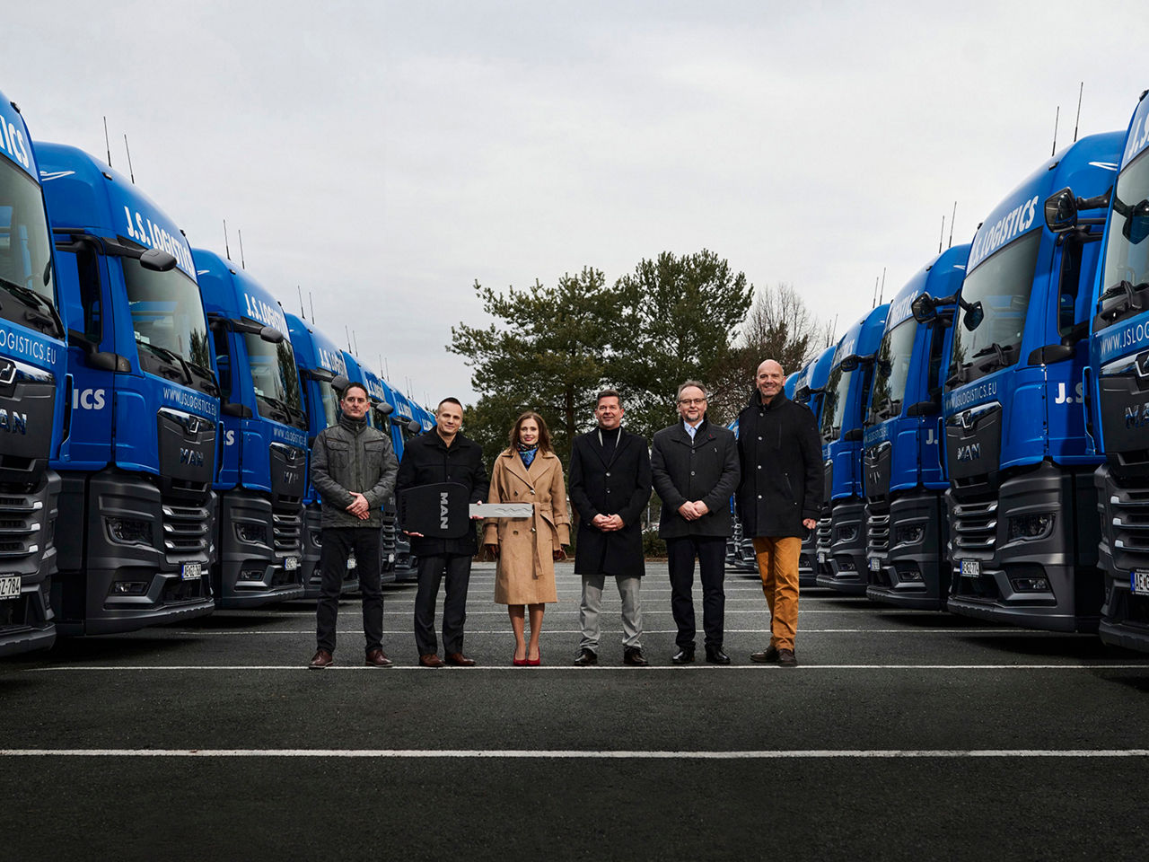P-MTB-JSLogistics-flottabeszerzes-01-2.jpg