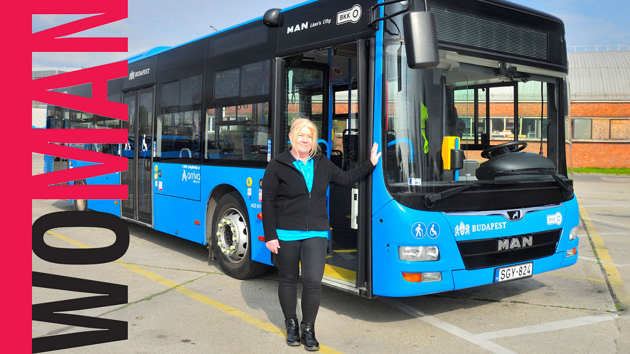 P-WoMAN-Arriva-Holig-va-01c-nyito.jpg
