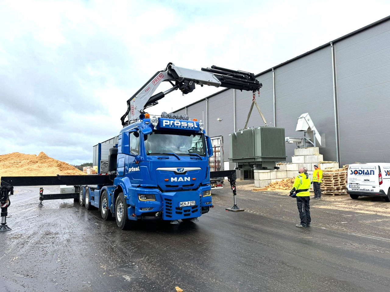 Blick vom Fahrerhaus eines LKWs