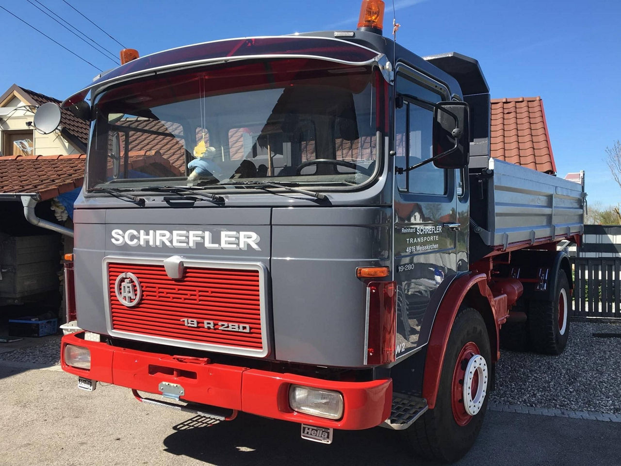 MAN Lkw von früher in grau