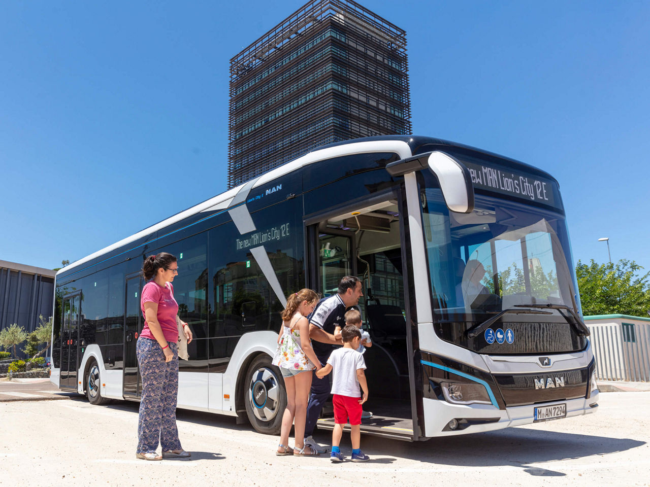 man lion's city e, elektrobus, man elektrobus, elektrobussen, Spanje, testrit, familie