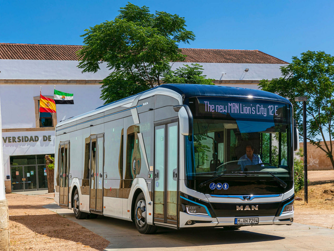 Der MAN Lion's City E bei der Testfahrt durch Spanien.