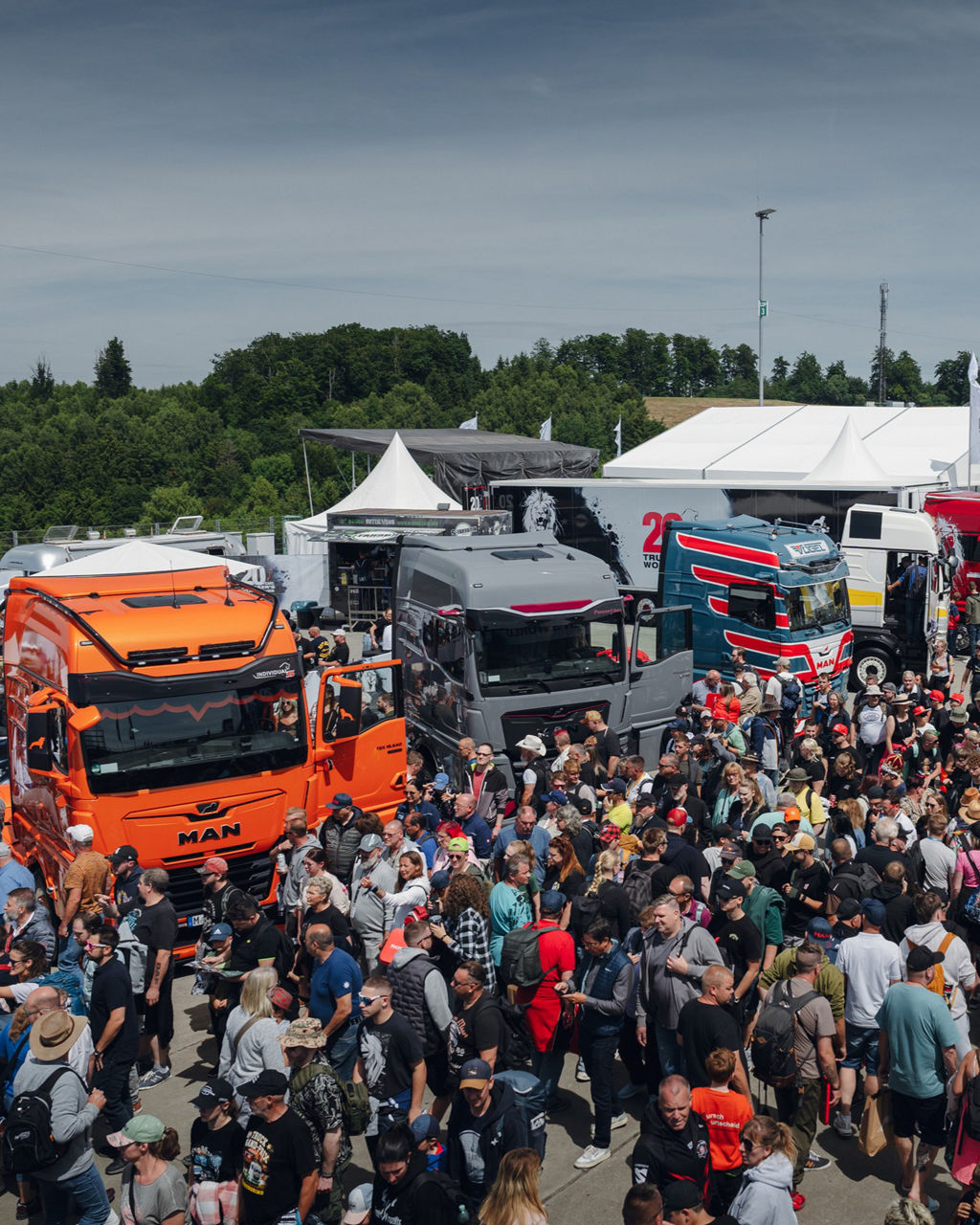 Der MAN Stand war wie jedes Jahr sehr gut besucht. Neben dem MAN Zelten stehen auch viele Showtrucks, die besichtigt werden können.