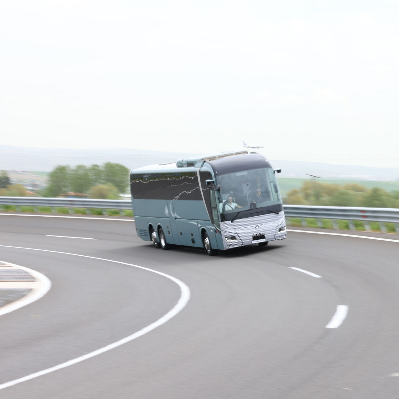 Teaser-2---1536-x-1536px-MAN-eCoach-2.jpg
