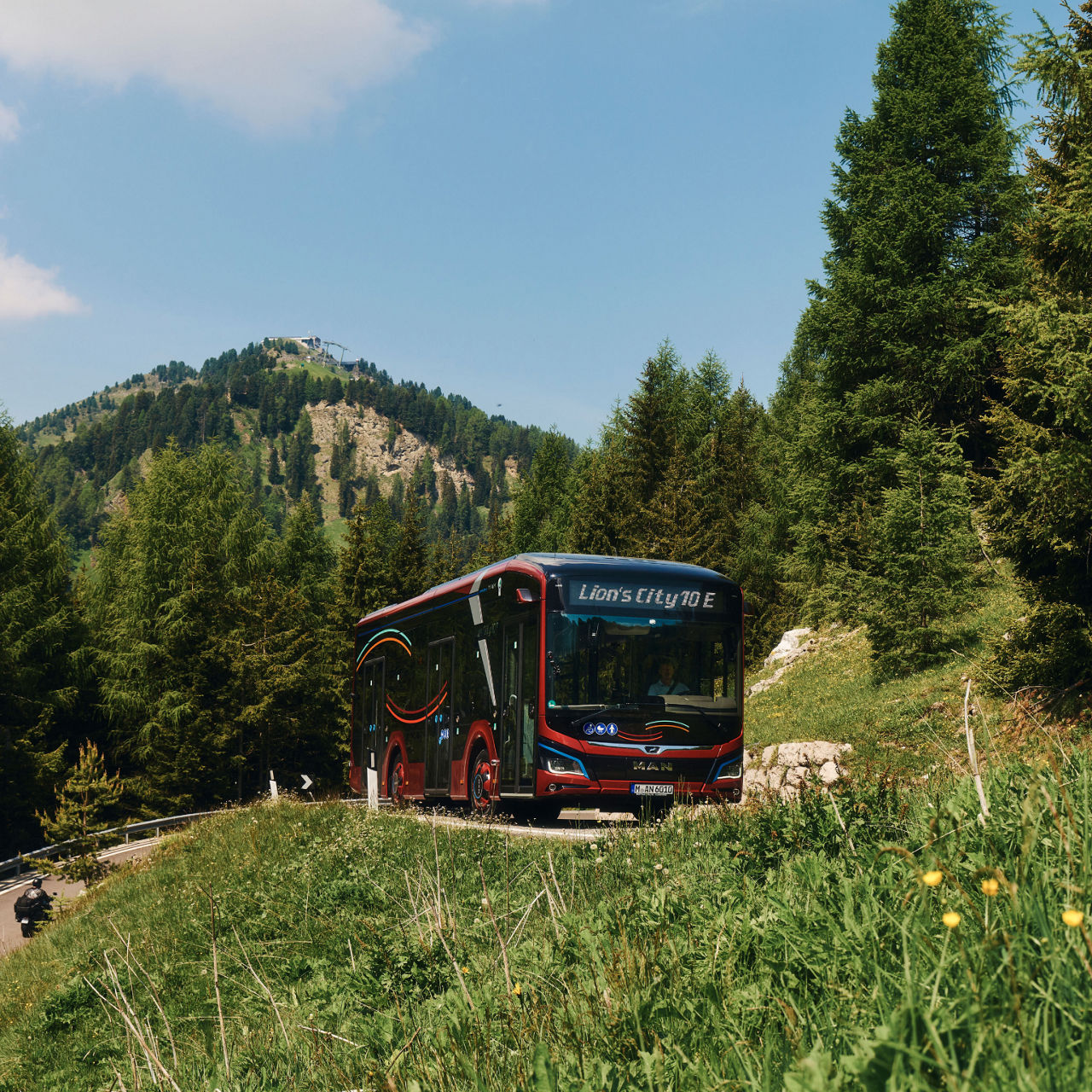 Teaser-2---1536-x-1536pxman-stories-busworld-auftakt-dolomiten.jpg