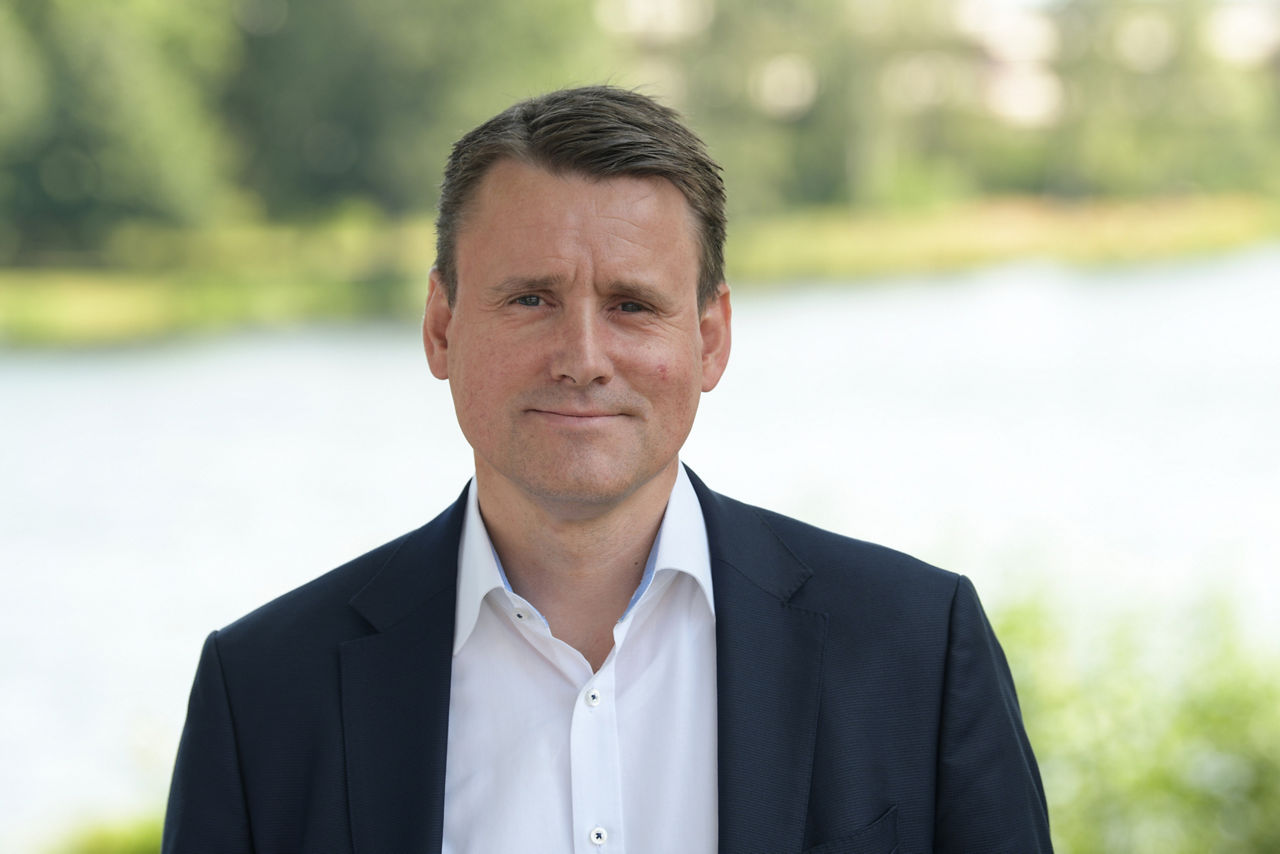 Alexander Vlaskamp Executive Vice President, Sales and Marketing