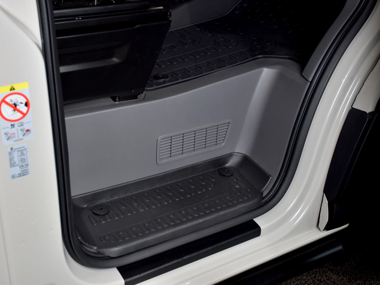 Step unit trim