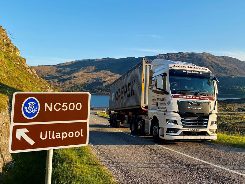 MAN-Lkw with John Mitchell Haulage-Branding