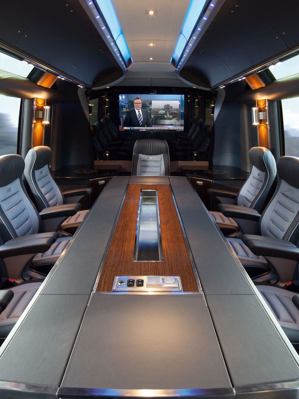 Clever multimedia solutions provide perfect entertainment on the track