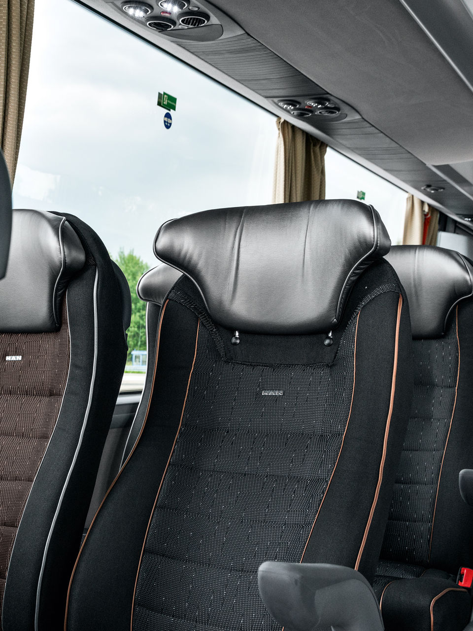 Verstellbare Kopfstützen ermöglichen optimalewn Sitzkomfort 