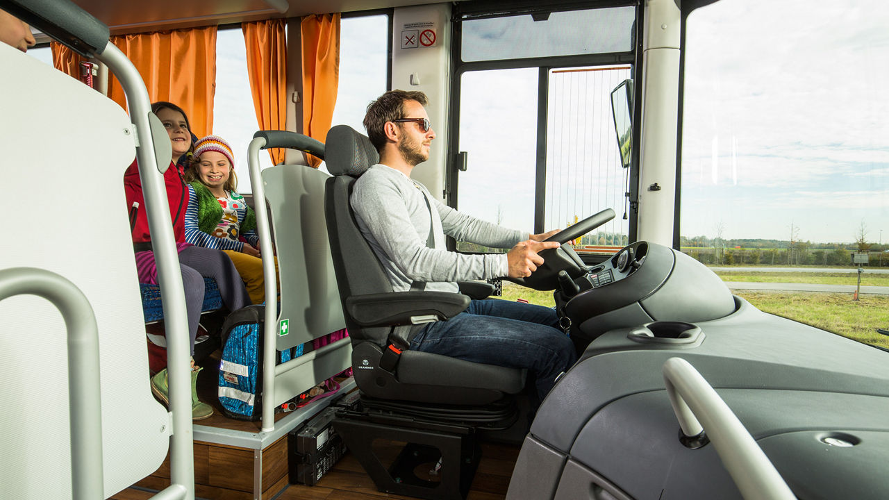 Clear view thanks to large panoramic windscreen and narrow A-pillar