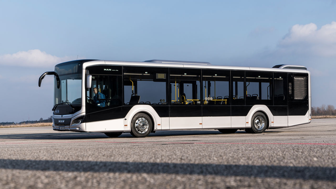 Easier maintenance thanks to segmented side walls