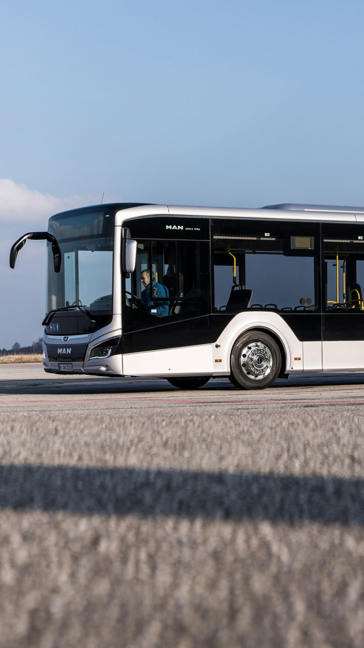 Easier maintenance thanks to segmented side walls